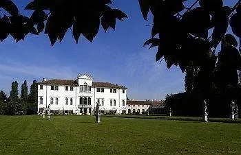 Villa Giustinian Castelfranco Veneto 4*,